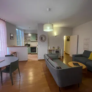 appartement-au-centre-davignon.aixenprovencehotels.org/